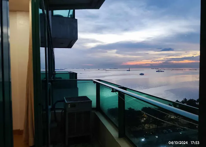 Apartment With Balcony And Bayview In Malate, Manila