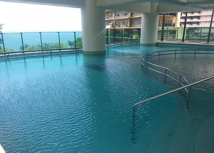 Apartment With Balcony And Bayview In Malate, *